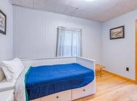 Lakefront cottage w/ beautiful views of Moosehead Lake & Big Moose Mountain