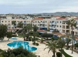 Modern 2BR at Kings Palace, Steps from the Beach