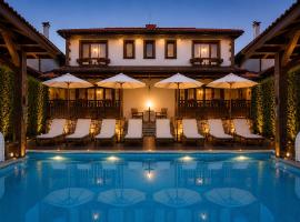 White Houses Banya Village Thermal โรงแรมในบันยา