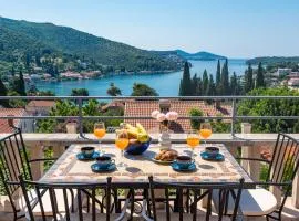 Quiet sea view good location apartment with terrace