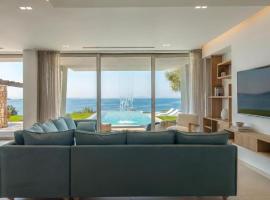 Helia Hotel Suites & Penthouses at Santa Bay、サランダのホテル