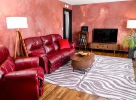 Spectacular Designer 2BR Walk to Main Street