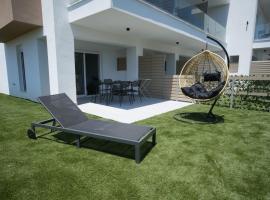 Marina Apartments by Paralia Living, hótel í Nikiti