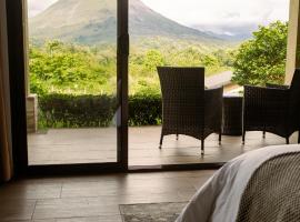 Untold Arenal - Rainforest Suites, hotel v mestu El Castillo de La Fortuna