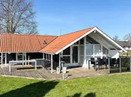 Luxury Spa Retreat on Als
