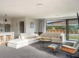 Warm & Cosy With Pool Table At Lake Hawea