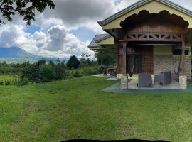 Las Pavitas Arenal Suites, хотел в Фортуна