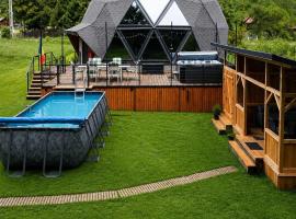 Exclusive Dome Valea Doftanei, хотел в Trăisteni