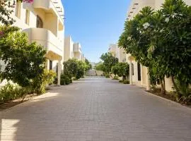 Luxury villa with private pool in Adliya