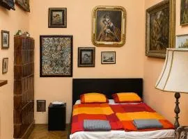 Astoria Central Heritage Apartment