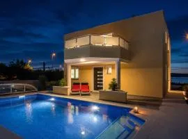 Villa Rocco Private Saltwater Pool Split