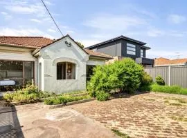 Pascoe Peak Cottage -Stay Near Shops and transport