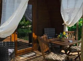 Moment's in Nature Vineyard Bungalows Pool & Jacuzzi