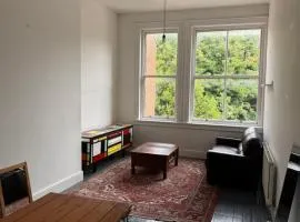 Spacious 1 bedroom flat, fantastic Leeds location