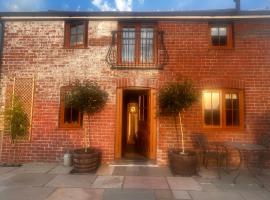 Gablebach Cottage With outdoor bath house & garden patio, hotel v destinaci Llangadog