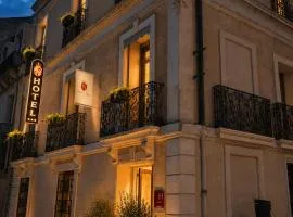 Hôtel D'Aragon - Place de la Comédie -