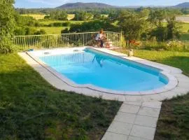 Maison charmante avec piscine privée à Orthoux-Sérignac-Quilhan