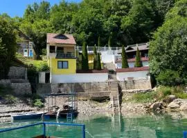 Luka Mira