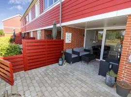 Hyggelig Ferielejlighed I Stueplan Med Internet I Lemvig Feriecenter Sj557