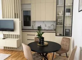 Amaris Quarters