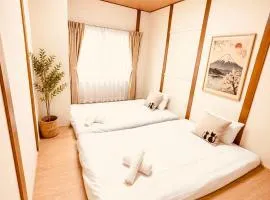 2层楼独立一户建适应家庭团体入住商店街区域购物交通非常方便 難波心斎橋15分钟即达