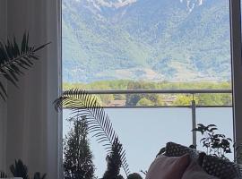 Lake Geneva, hotel u gradu Port-Valais