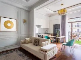Boulevard Luxury Apartment