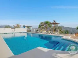 Rustic 3BR Villa with Large Pool & Views