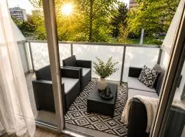 ALURE RESIDENCES 1 & 24h self check-in, free parking in front of the apartment building, new building, terrace, cafe with breakfast in the apartment building, next to the aqua park