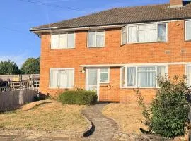 Charming Two Double Bedroom Maisonette with Garden