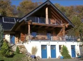 Rursee Chalet mit Wellnessbereich, Balkon, Seeblick und Garten für 8 Personen, 2 Hunde
