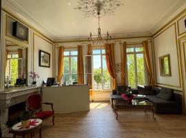 Hotel du chateau blanc, отель в городе Saint-Aubin-lès-Elbeuf