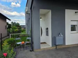 apartmani mikek