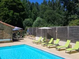 LA LAUJÈRE IVIE - Gîte & Piscine privative