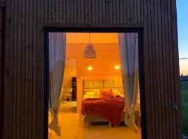 Polesie slow life, nowoczesny domek z tarasem w pobliżu jezior i Poleskiego Parku Narodowego , sauna , jacuzzi