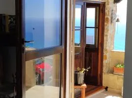 La grotta sul mare