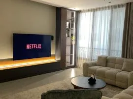 3 Living Room, Kitchen, Luxury Furniture شقة ثلاث غرف وصاله ومطبخ ودورتين مياة