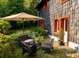 Kräutergarten Rursee FeWo Eifel mit Terrasse für 6 Personen und 2 Hunde