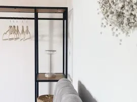 Romantic 3 Bedroom Apartment 3min from the beach