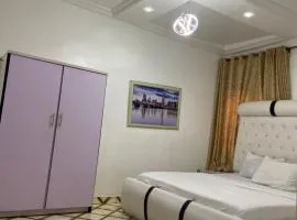 Hollysee Hotel & Suites