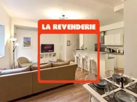 "La Revenderie", appartement calme sur cour privative, hyper centre de Nevers