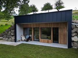 Tiny House Urlaub، فندق في Ybbsitz