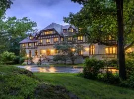 Alumnae House, the Inn at Vassar College