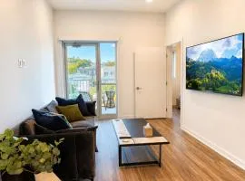 Designer 1 Bedroom Condo in Silver Lake
