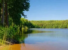 TheLittleHouse-By-The-Lake