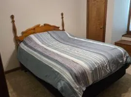 Private Queen Room Shared Bath Pet Friendly Olathe