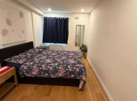 Cozy Room in Modern Apartment - Perfect Location
