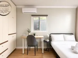 Courtyard Room with Private Ensuite & AC at Guildford - Shared Kitchen