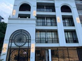 The Koi Boutique Hotel, hotel en Gurgaon