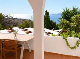 Sunny house, stunning Aegean Sea views.
